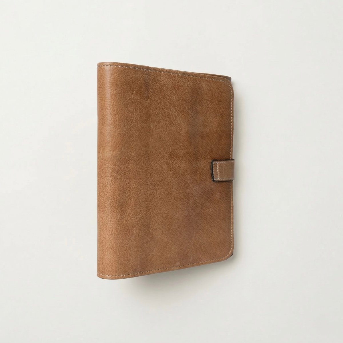 RE:DESIGNED Project 14 - Nadeletui - BONIFAKTUR - Taupe - #farbe_taupe