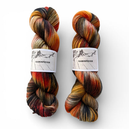 Atelier Franziska Uhl Handgefärbte Sockenwolle - BONIFAKTUR - Kaminfeuer - Atelier Franziska Uhl Handgefärbte Sockenwolle