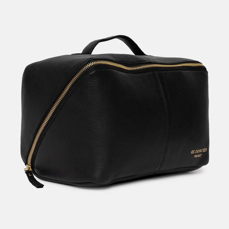 RE:DESIGNED Project 10 - BONIFAKTUR - Walnut and Gold - #farbe_black-and-gold