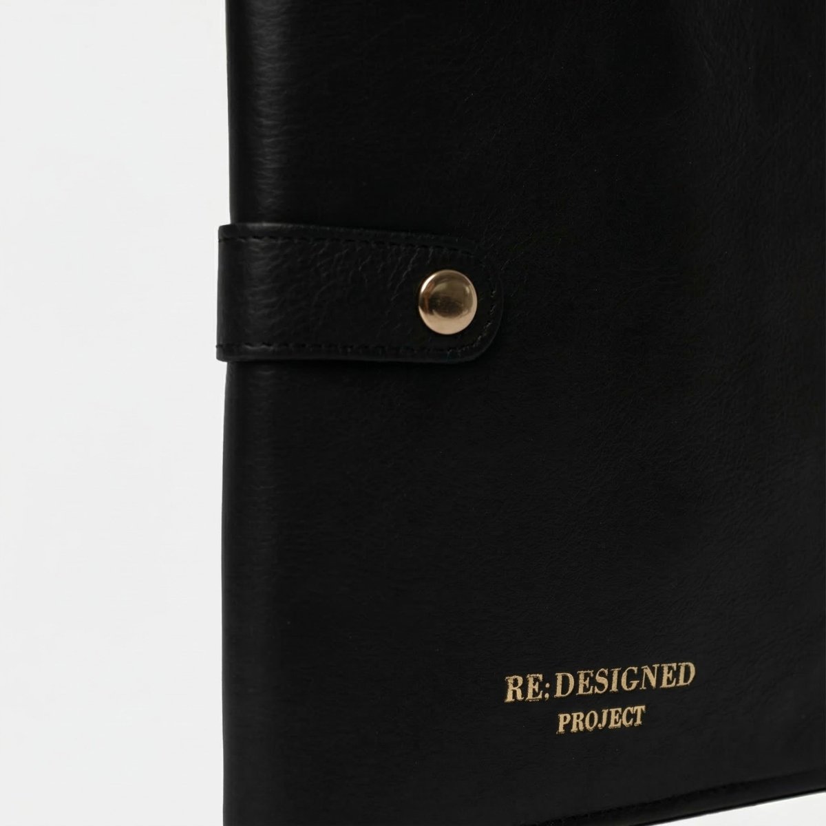 RE:DESIGNED Project 14 - Nadeletui - BONIFAKTUR - Black and Gold - #farbe_black-and-gold